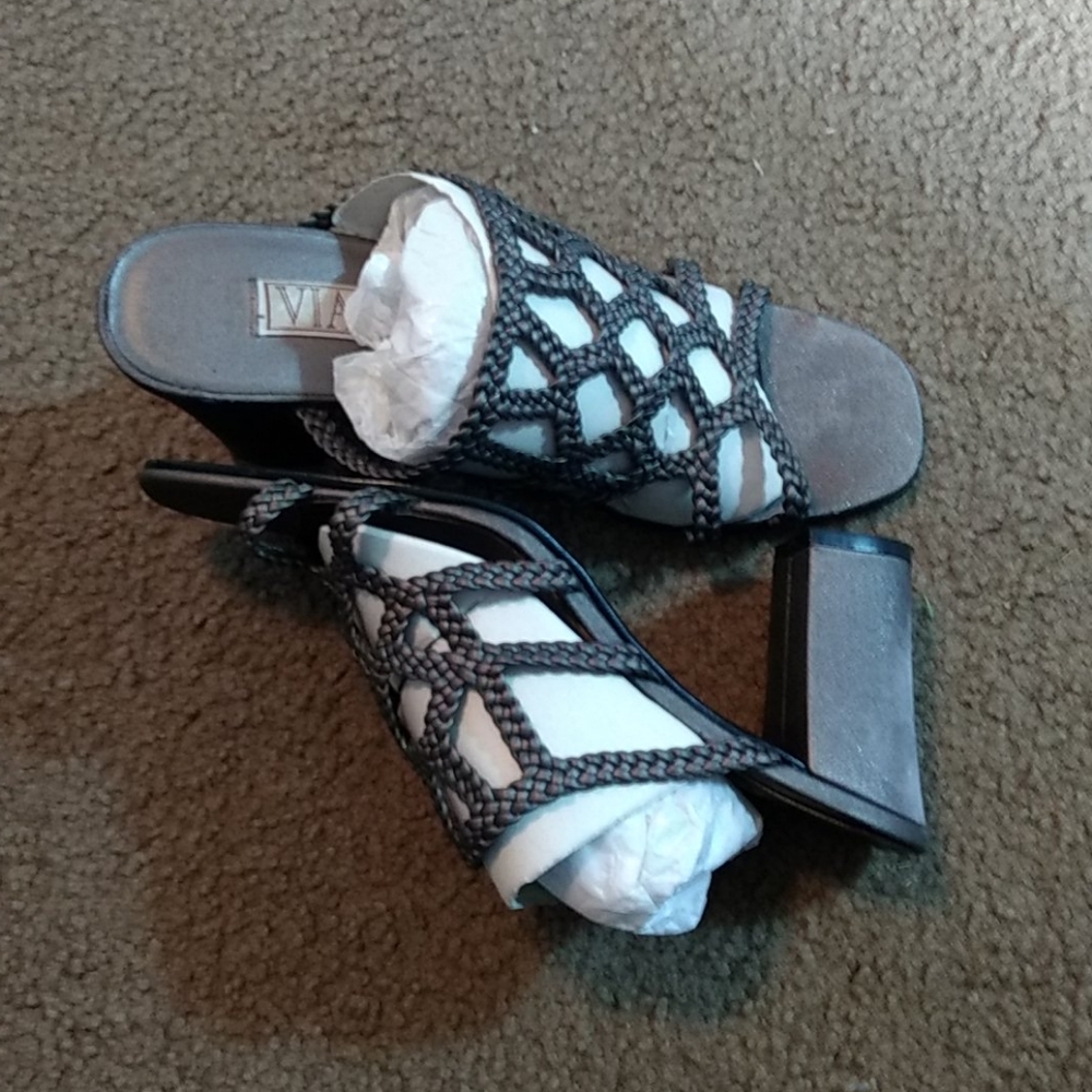 Shoes - Picture 2 of 3